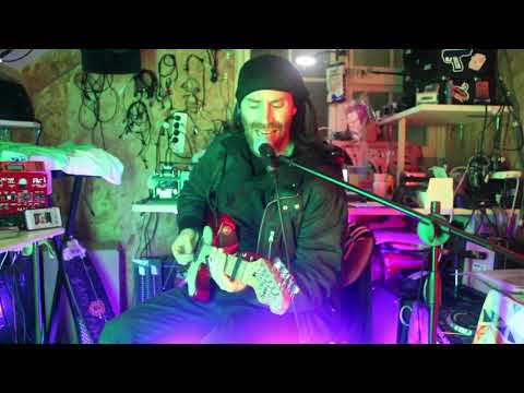 The Slow Blade &#039;Fix Me A Drink&#039; (Live at Daftpop Sounds)